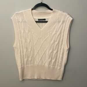 Moon and Madison sweater vest in a size large.